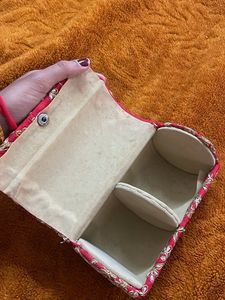 Embroidered Bangle Arranger Box