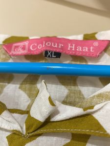 Pure Cotton Top With Cap Sleeves In XL size.