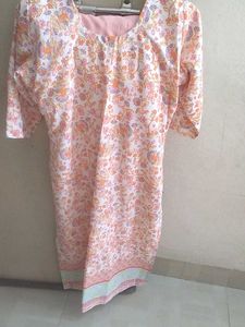Pakistani Straight Kurti Pant Set.