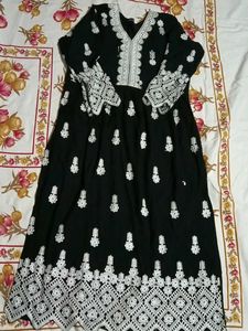 Elegant Black Embroidered Kaftan