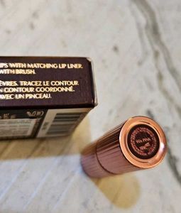 Charlotte tilbury Kissing Lipstick