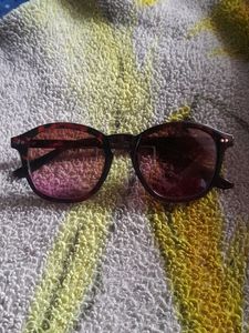 Ray-Ban Womens-Girls Sunglass With UV Protection.