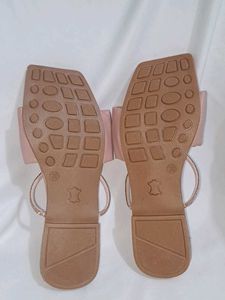 Niyyonsi Bow Thong Sandals