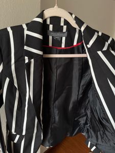 SUZY SHIER  White Stripe Petite Blazer