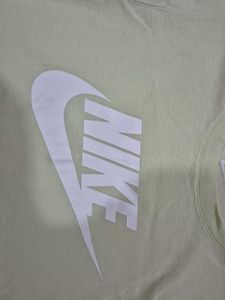 Nike T Shirt