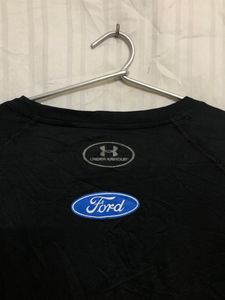 UNDER ARMOUR BLACK LONG SLEEVE T SHIRT