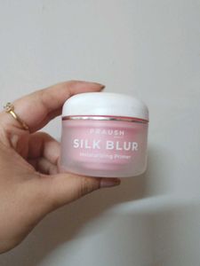 Praush Silk Blue Primer