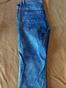 IT&#39;S PHILLIPS JEANS IN A VERY GOOD CONDITION