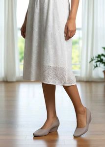 🩰 Stylish &amp; Unused Pointed Toe Wedges! 💖