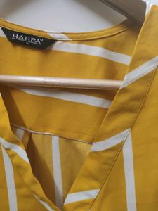 Yellow shirt grab it !