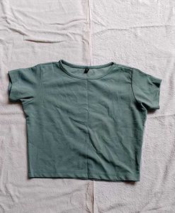 Crop Tee 🎀