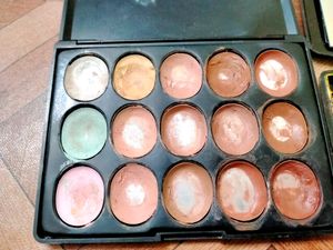 🔥Offer🔥 Concealer+ eyeshadow palette 🔥