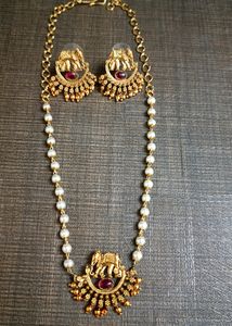 DTraditional Pearl Necklace With Elephant Pentant