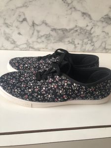 Max Canvas Floral Shoes,price Is Negotiable
