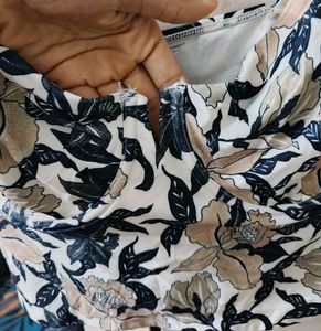 Floral Print Tie Shoulder Crop Top