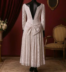 Elegant Lace Midi Dress