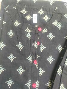 AKS Black And OFF White Printed Kurta Set