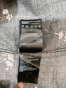 H&amp;M Men Black &amp; White Printed Cotton Shirt