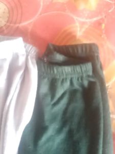 Kids 5leggins 2green One Is Grey On White ,Cream