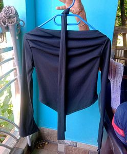 Chic Off-Shoulder Black Top