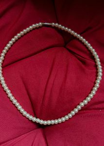 New Arrival — Simple White Pearl Necklace 🤍Lookin