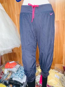Beautiful Nike Jogger 5mar2