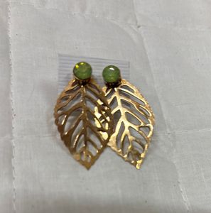 Chic Gold Leaf Dangle Earrings with Green Stud