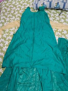 Lehenga Frock 5pics Ka Set Hai