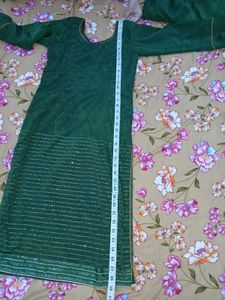 Full Set Of Salwar Kameez And Duppta