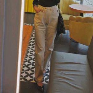 High-waisted Straight Beige Jeans