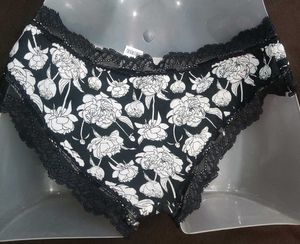 Floral Lace Trim Panties 🖤