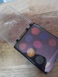 Brand New Eyeshadow Pallete With Beautiful Colours