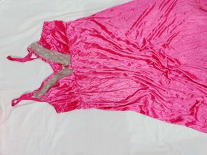 🇳🇿💫🎀Elegant Pink Satin Nightgown