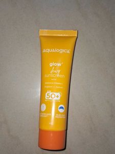 Aqualogica Glow+ Dewy Sunscreen