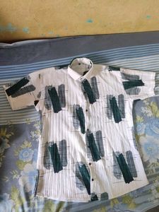 Abstract Print Pleated Shirt