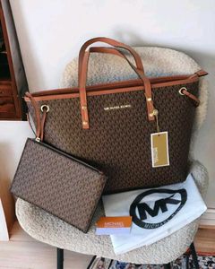 MK JET SET LARGE TOTE BAG WITH ZIPPER POUCH