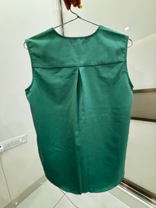 New Green Top Size S
