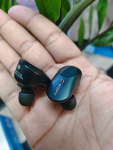 Sony WF-1000XM3 Lighlty used