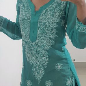 Chikankari embroidered Kurta| Lucknow | Georgette.