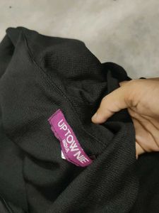 One-shoulder Black Top