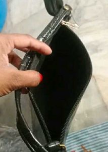 Black Sling Bag Direct Warehouse 👜 With Gifts🎉🎊