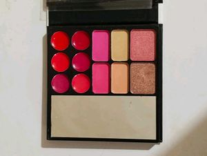 HILARYRAHODA EYESHADOW KIT