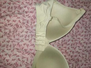 NUDE LIGHTLY PADDED BRA