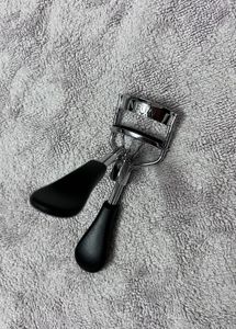 Vega Lash Curler
