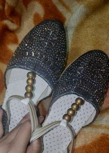 Sparkly flats 💥✨