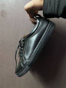 The Roadster Lifestyle Men Black Solid Sneakers