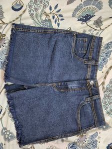 Frayed Hem Denim Shorts