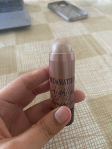 Huda matte Highlighter