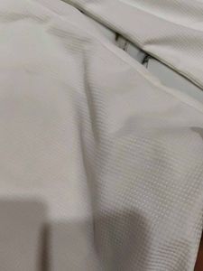 A white cargo pant