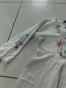 M Embroidery Top 🤍